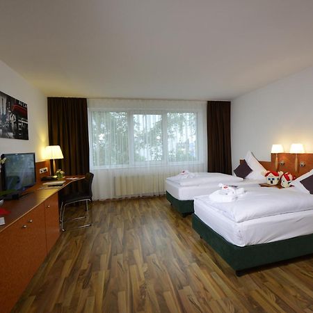 Michel Hotel Frankfurt Airport Ruesselsheim Exterior photo