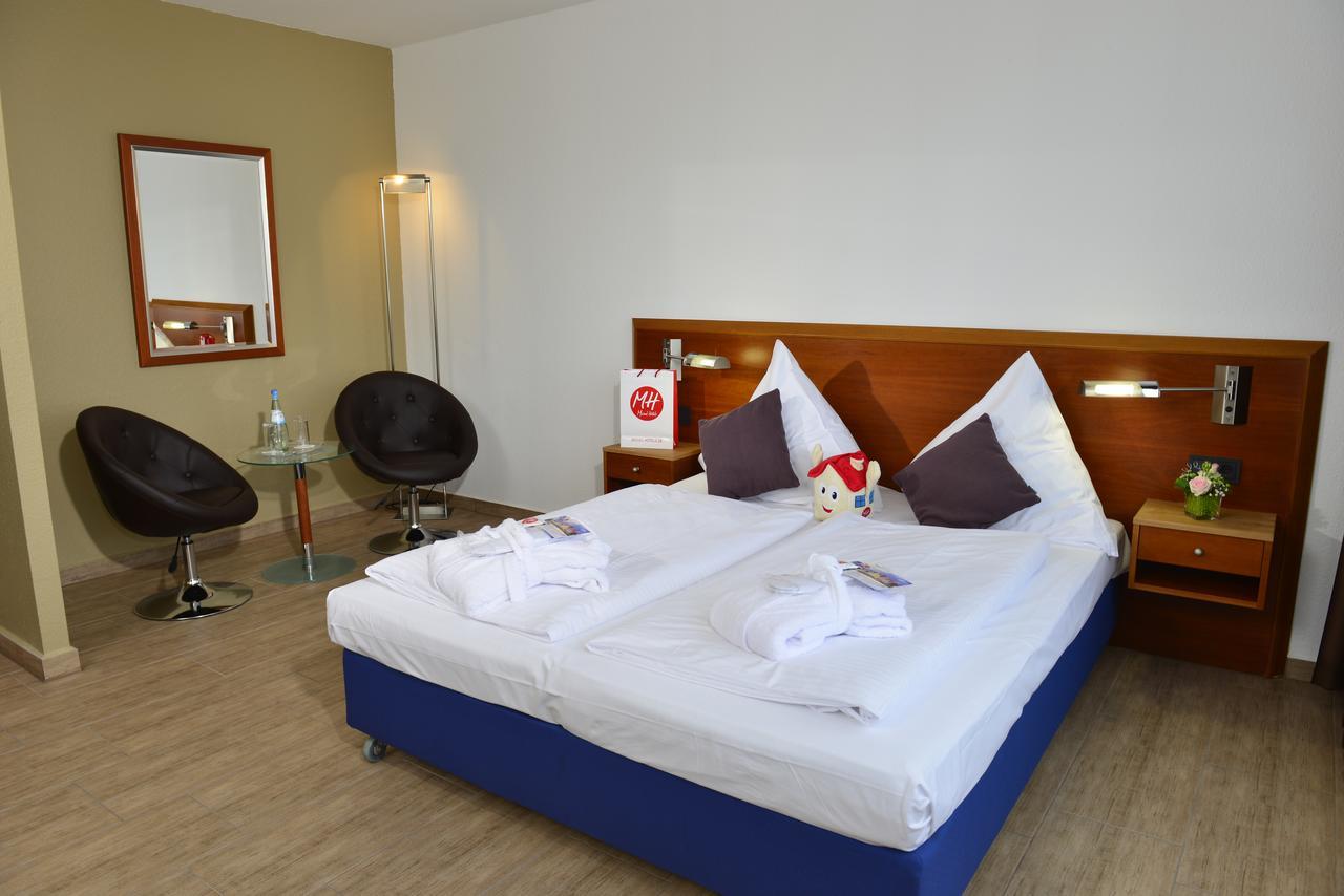 Michel Hotel Frankfurt Airport Ruesselsheim Exterior photo